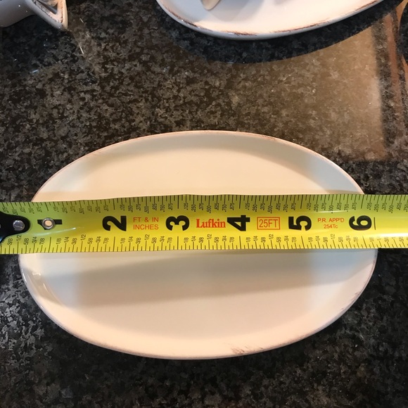 6 sets of Pottery Barn stars pinch salt & pepper with small oval plate - Picture 6 of 7